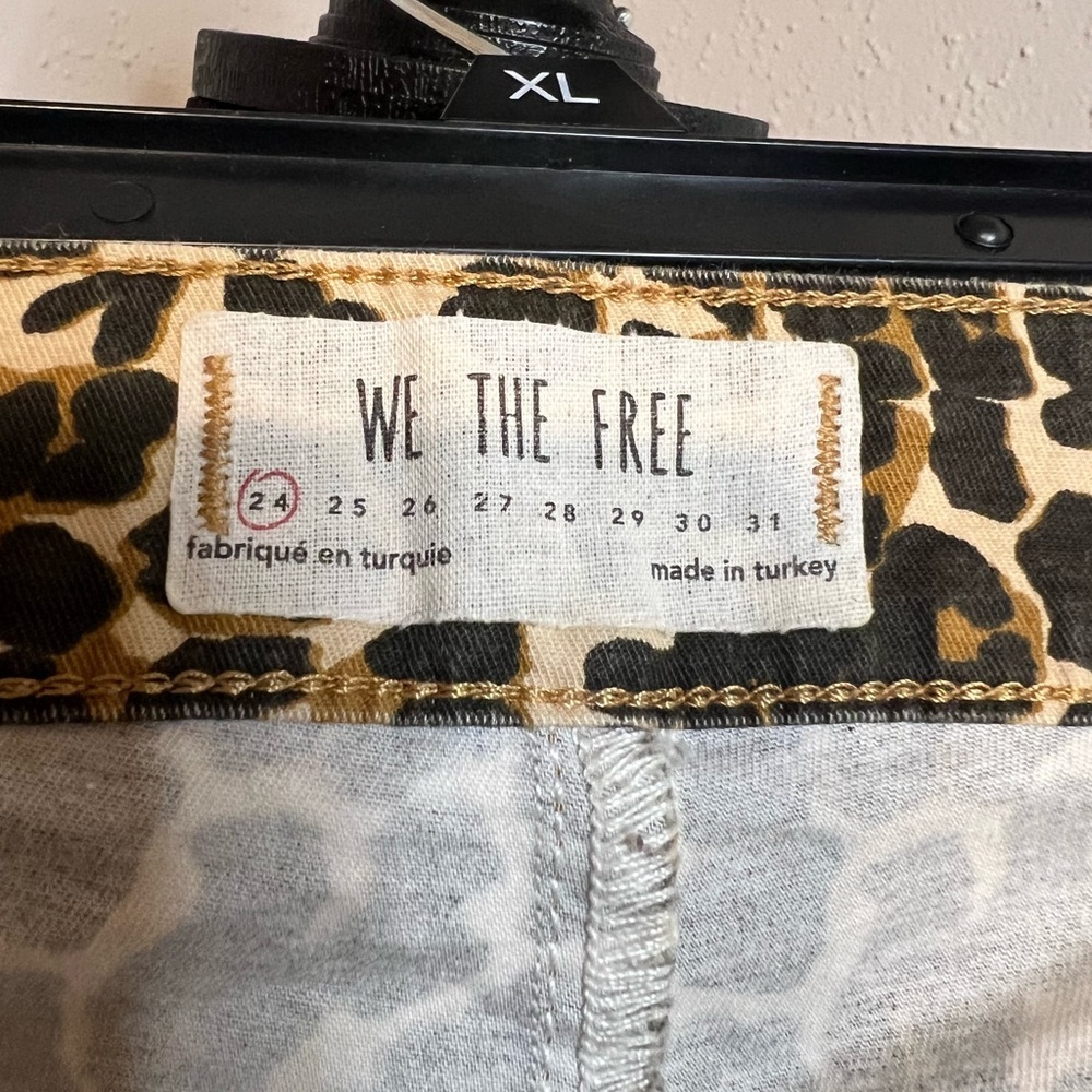 We The Free Leopard Skinny Jeans - Picture 10 of 11